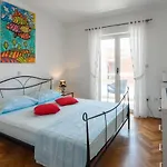 Πανσιόν Jakic 1 4*