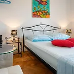 Jakic 1 Πανσιόν 4*