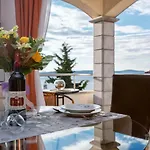 Πανσιόν Jakic 1 4*