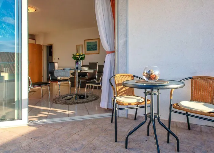 Guest house Jakic 1 4*